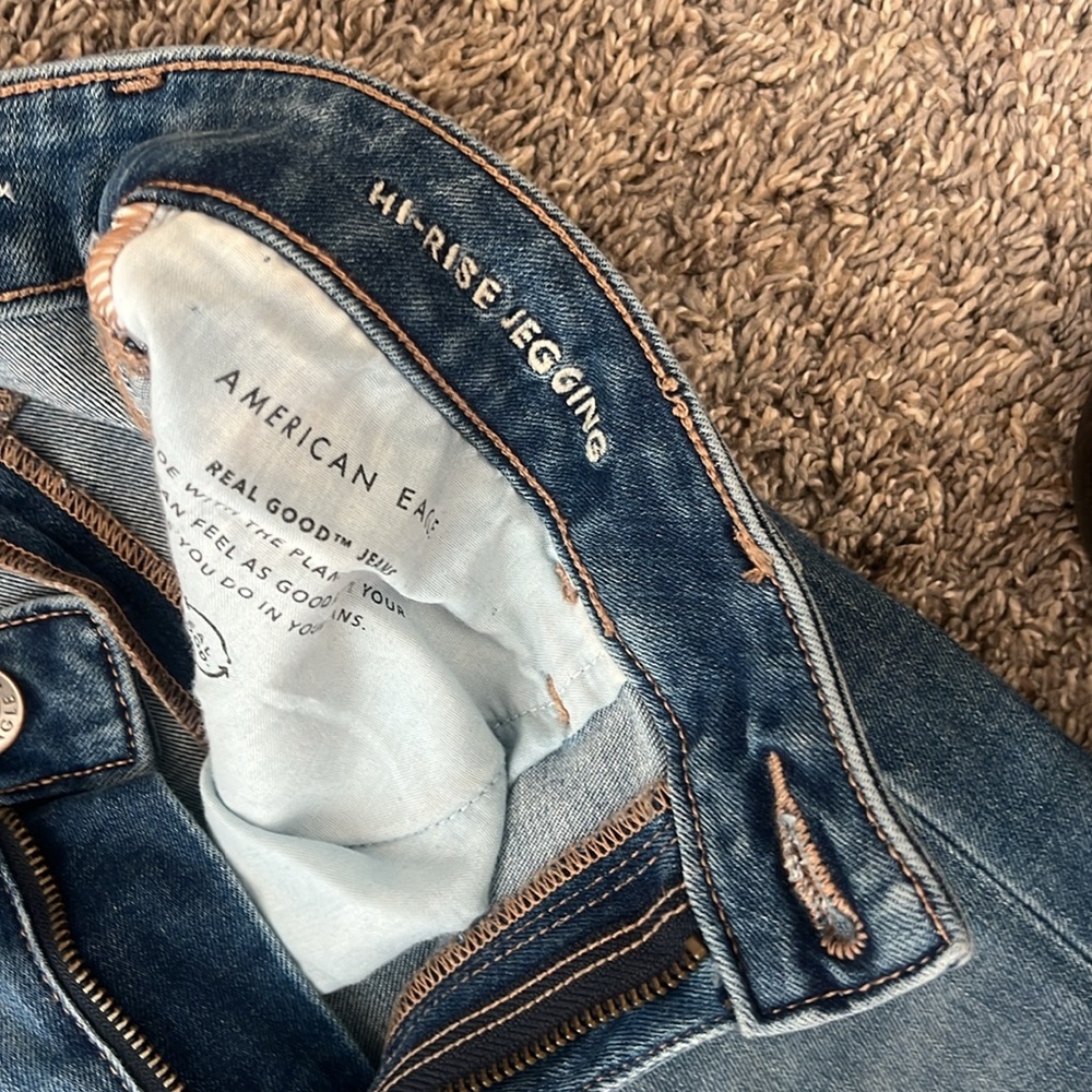 American Eagle, stretchy jeans - Picture 3 of 4